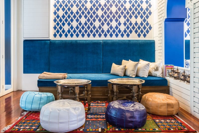 salon-marocain-contemporain-bleu
