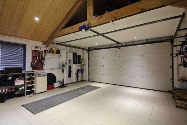Comment choisir le carrelage pour son garage ?