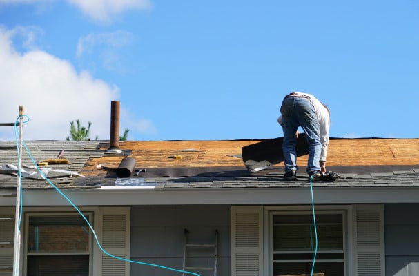 Comment se déroule la rénovation de toiture en copropriété ?